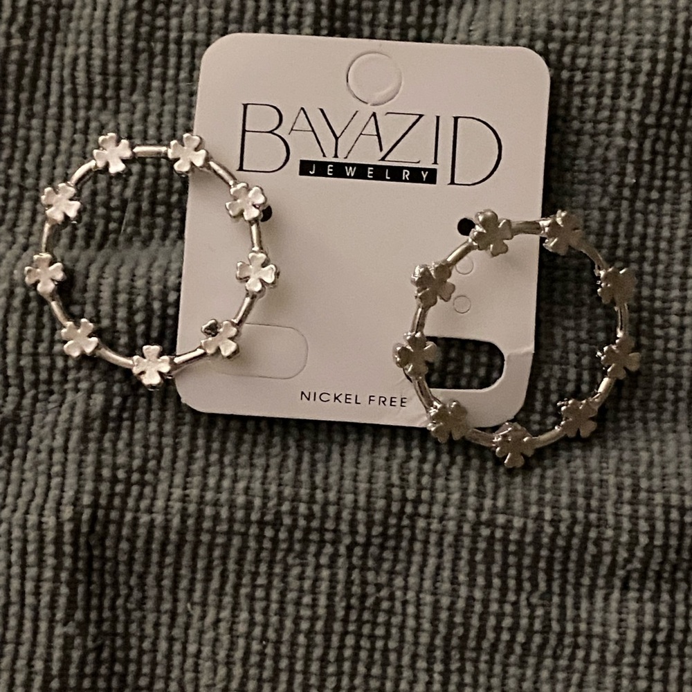 Silver Tone Nikle Free Clover Hoop Earrings.